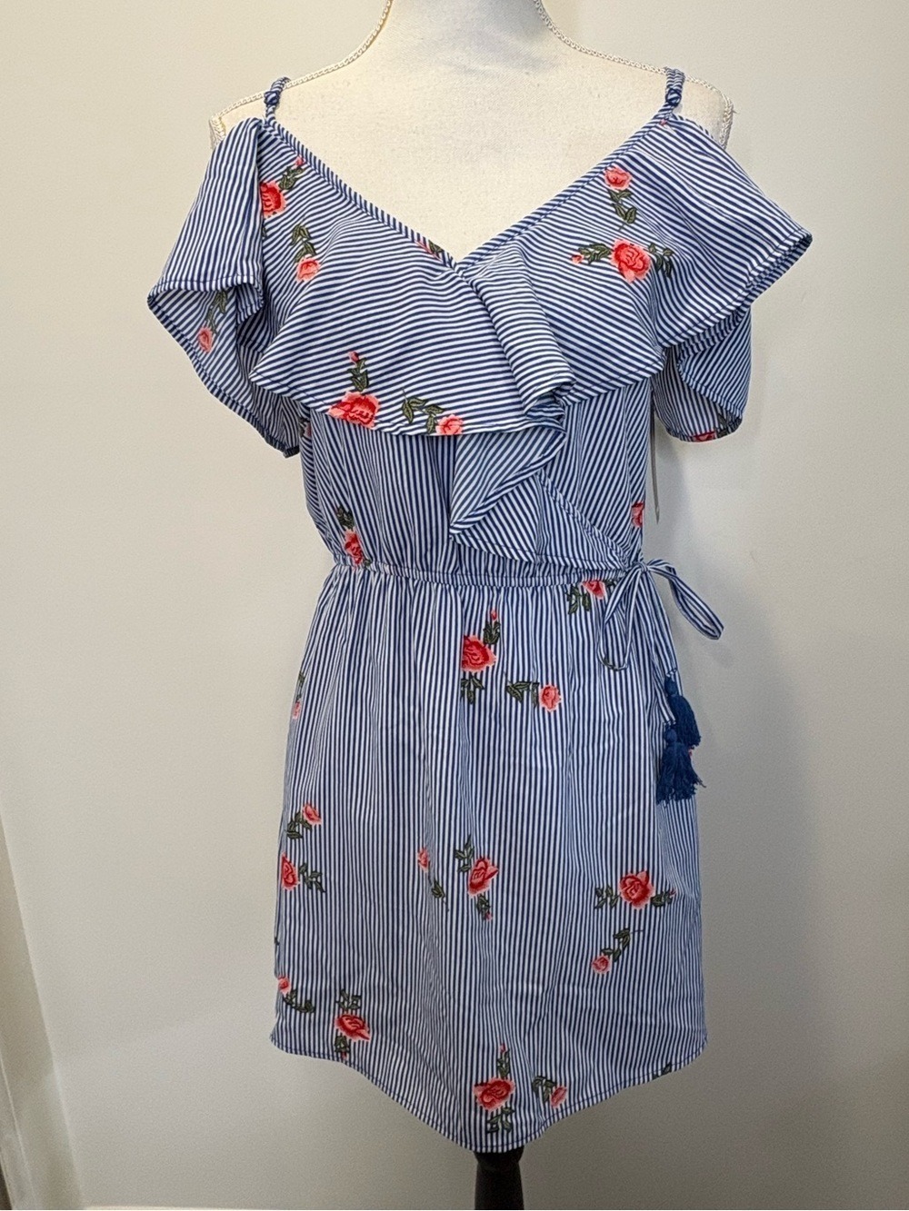 Hint of Blush Blue White Stripe Floral Cold Shoulder Ruffle Dress Size Large NWT - Picture 2 of 11